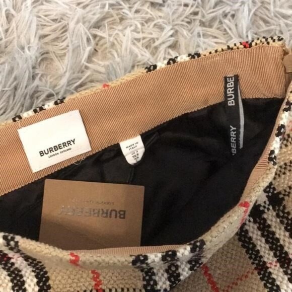 New Authentic BURBERRY Vintage Check Bouclé Mini Skirt | Size 0 | Archive Beige - Picture 4 of 14